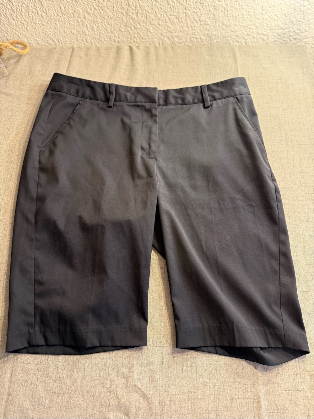 Women's Greg Norman Size 6  Black Tailored Dress Golf Shorts